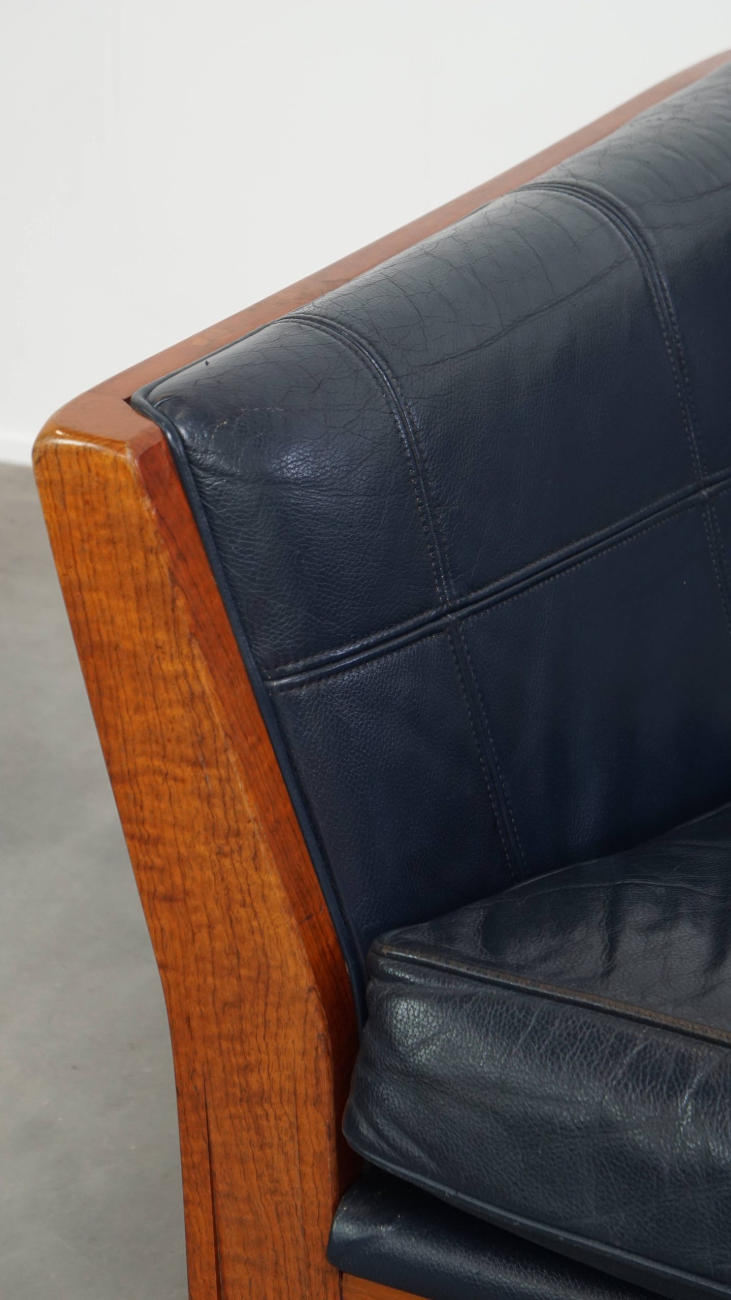 Luxe 2.5-zits Schuitema Art Deco Design Bank Met Mooi Houtwerk En Donkerblauw Rundleer image 11