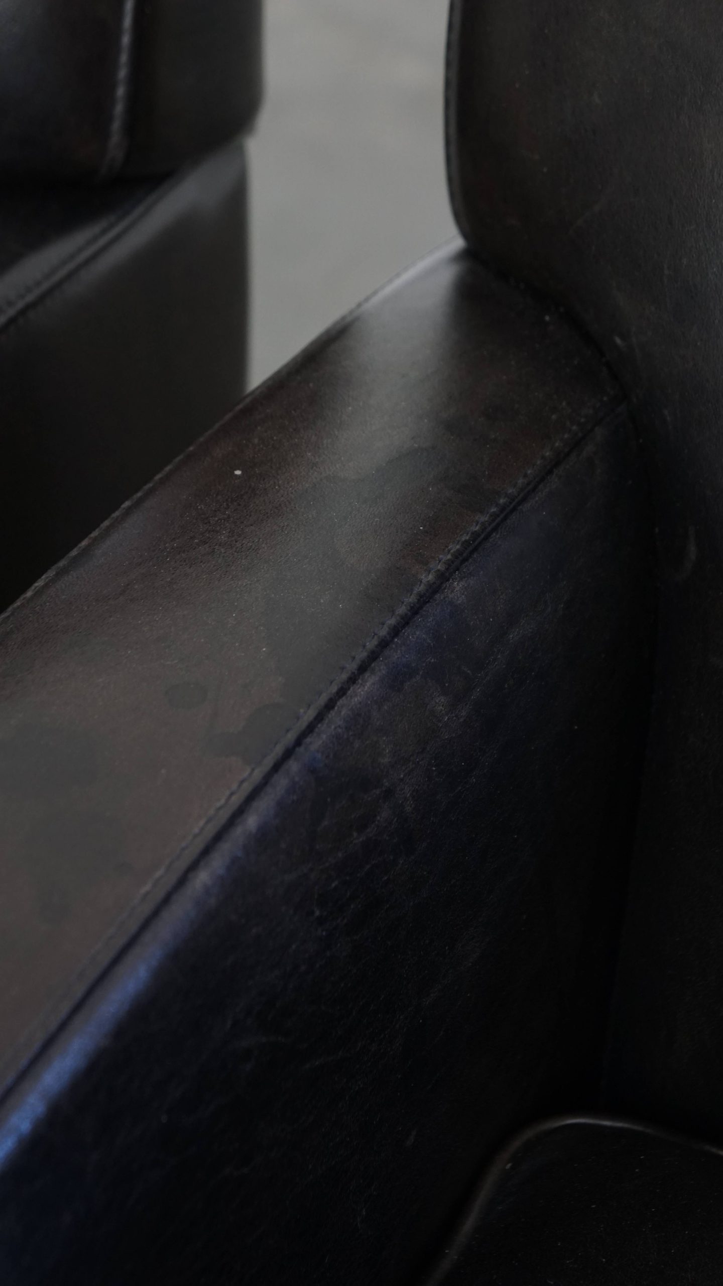 Stijlvolle, Tijdloze En Zeer Comfortabele Set Van 2 Zwart/ Grijze Schapenleren Design Fauteuils image 2