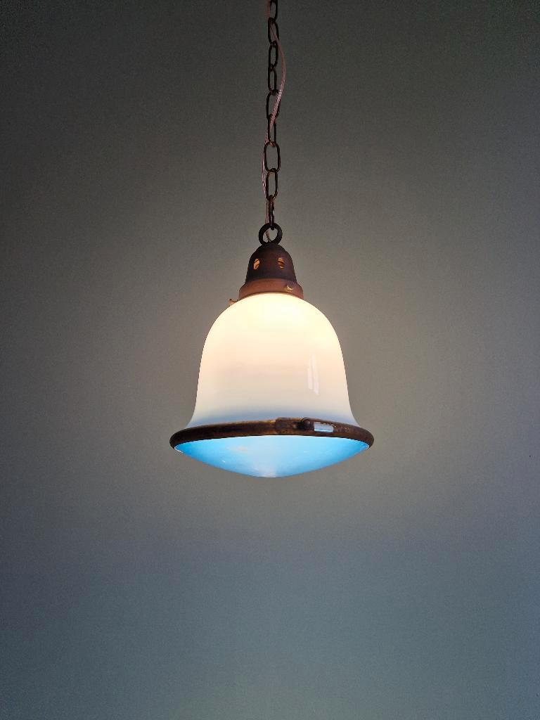 Bauhaus-hanglamp In Opaline En Blauw Gesatineerd Glas, 1920 image 18