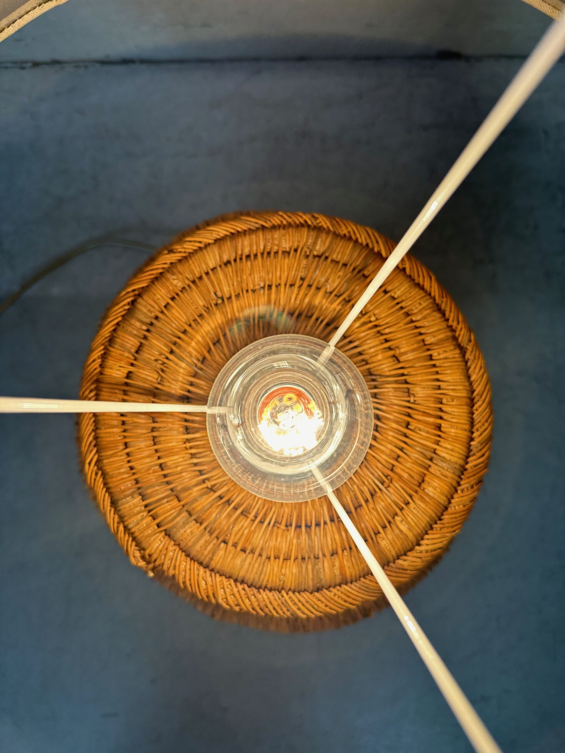 Vintage Tafellamp – Oude Rotan Kruik image 10