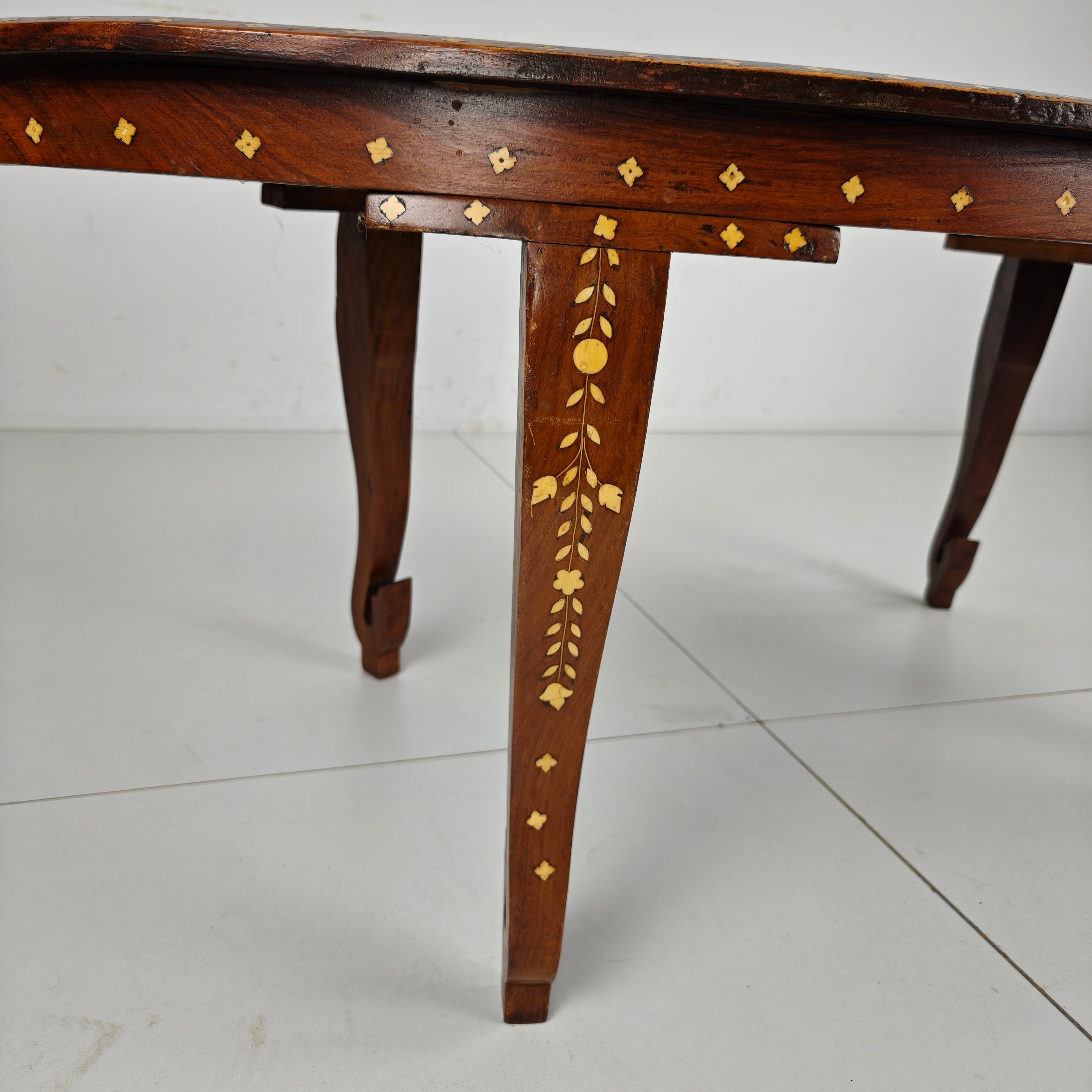 20e-eeuwse Anglo-indiase Ingelegde Botten Salontafel image 4