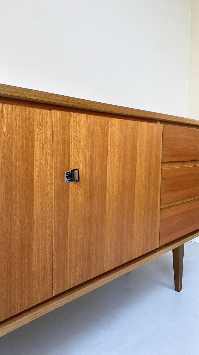 Vintage Houten Dressoir Met 3 Lades En 2 Deurtjes image 13