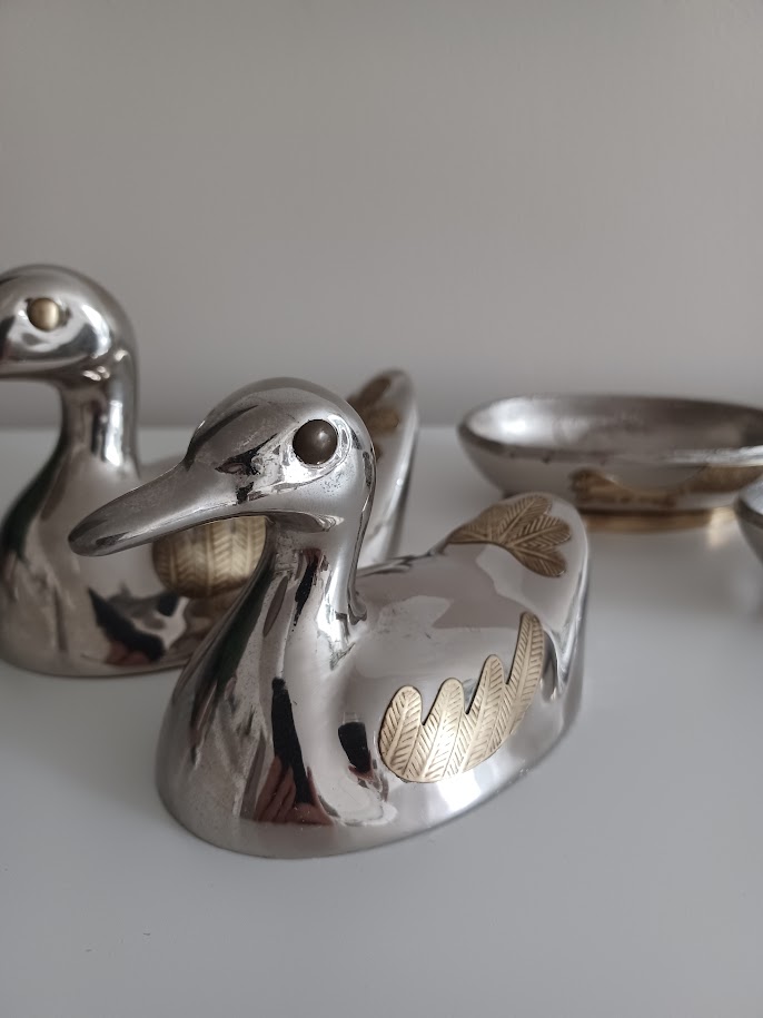 Vintage Koppel Tinnen Eendjes Met Koper. Opbergdoosjes. image 8