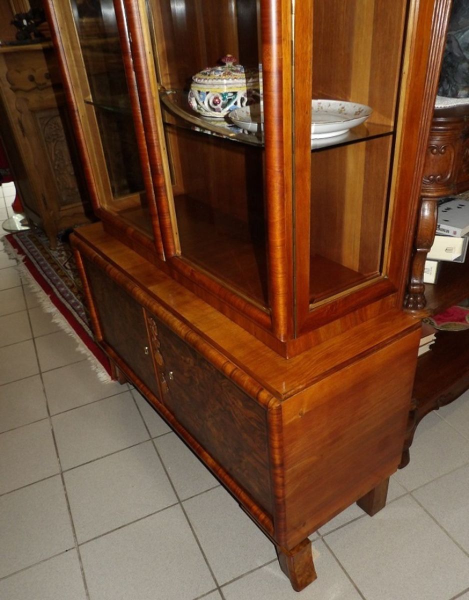 Chr. Peter Duitse Art Deco Vitrinekast In Gefineerd Walnoot. image 10