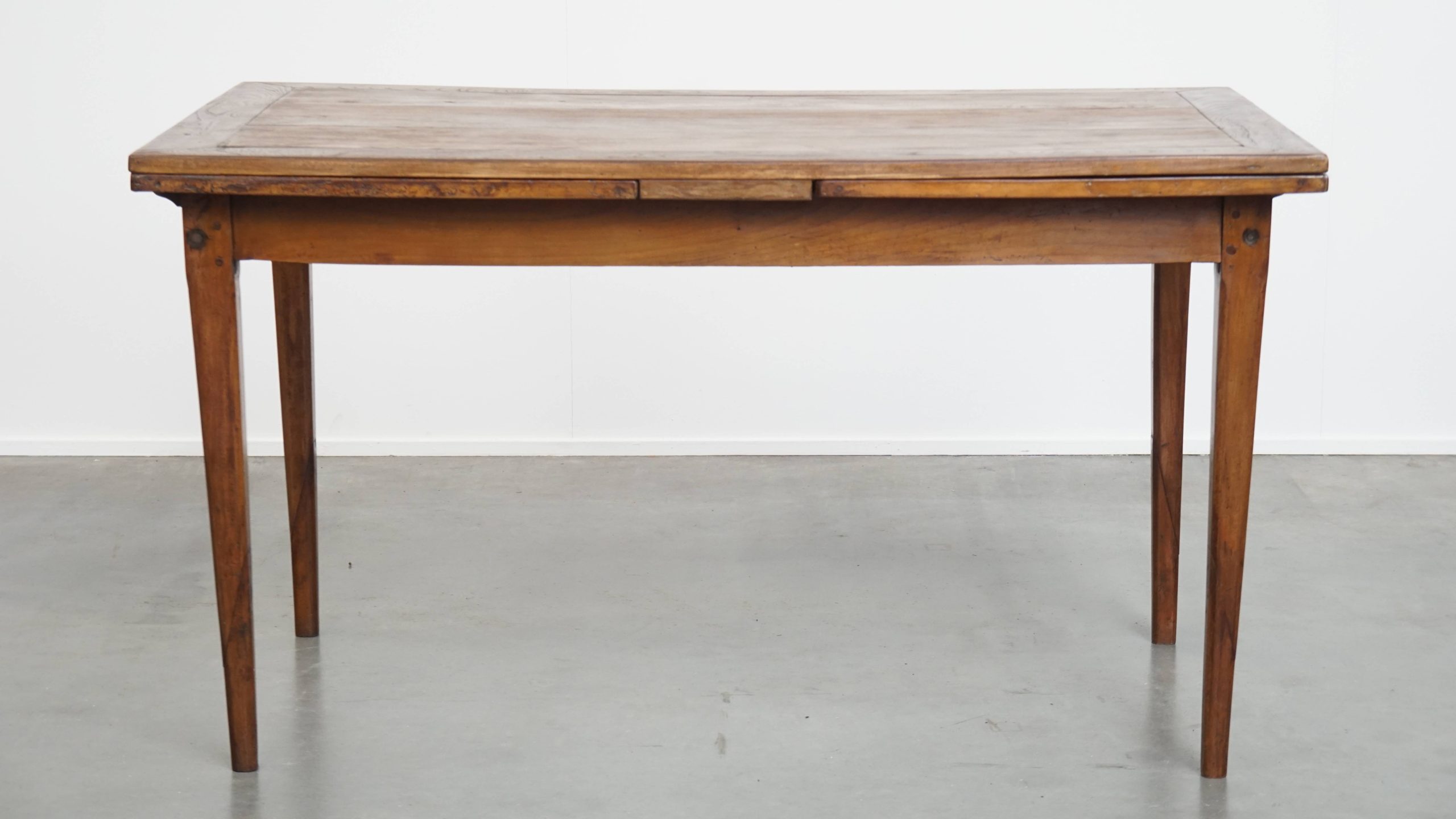 Functionele En Mooie Engelse Antieke Uitschuifbare Eettafel Van Iepen En Kersenhout image 8