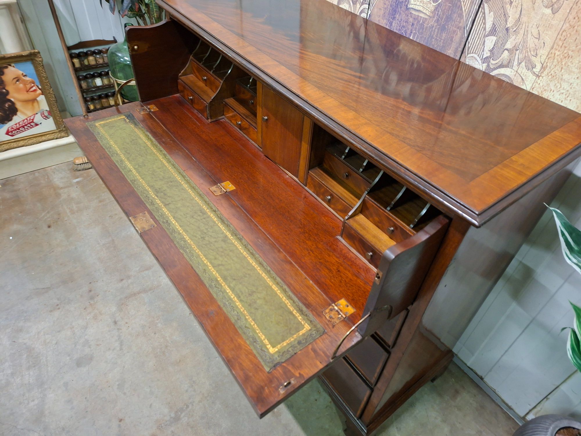 Antieke Engelse Ladenkast, Commode, Achter De Bovenste Lade Zit Een Schrijfgedeelte Ca. 1860 Afm. 120x49 En 115cm Hoog. image 7