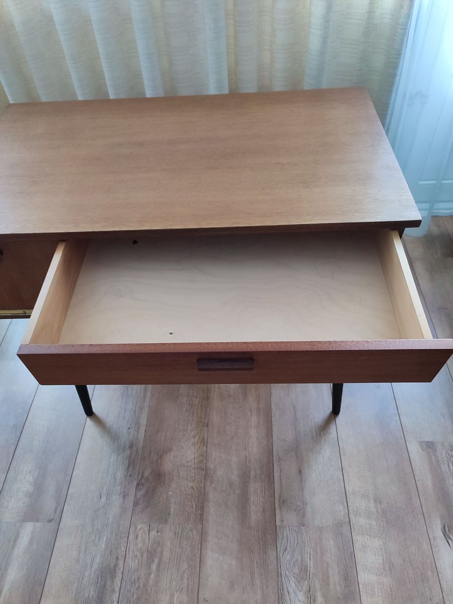 Vintage Houten Bureau Op Zwarte Poten Met Lade En Kastje image 17