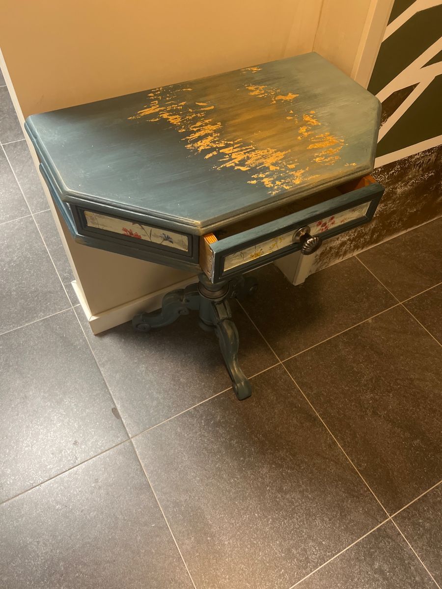 Uniek Handbeschilderd Bijzettafeltje / Wandtafeltje image 2
