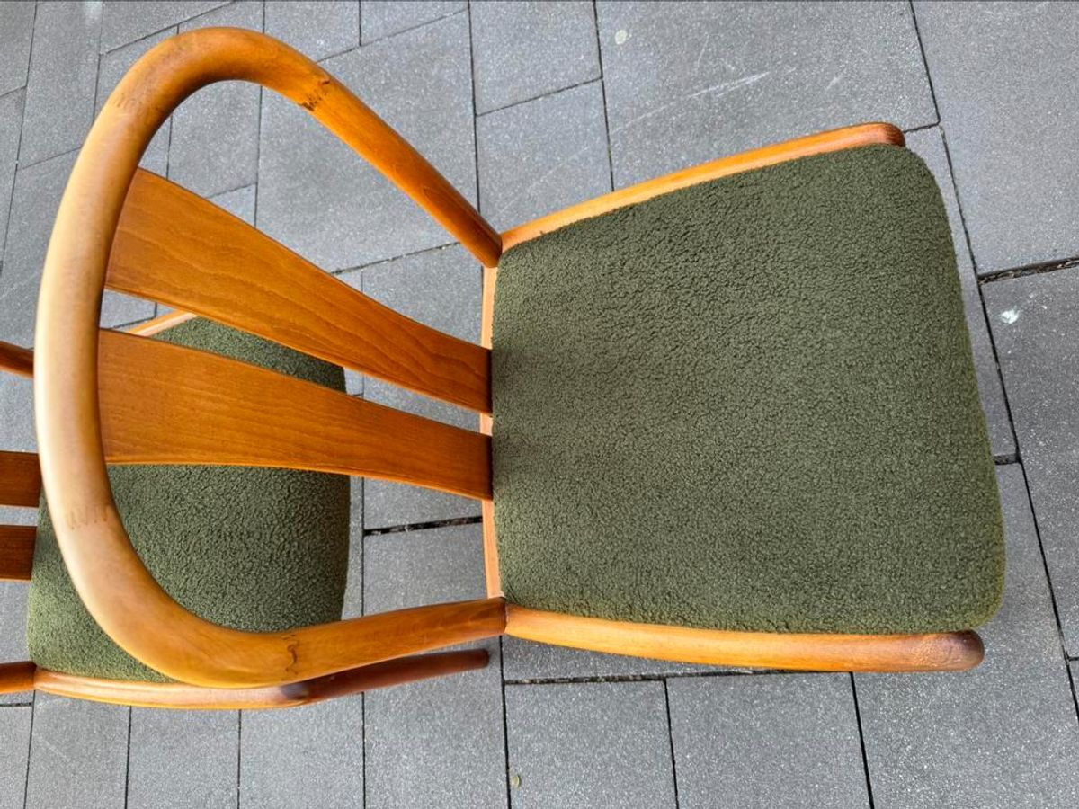 2 Hergestoffeerde Casala Stoelen image 8