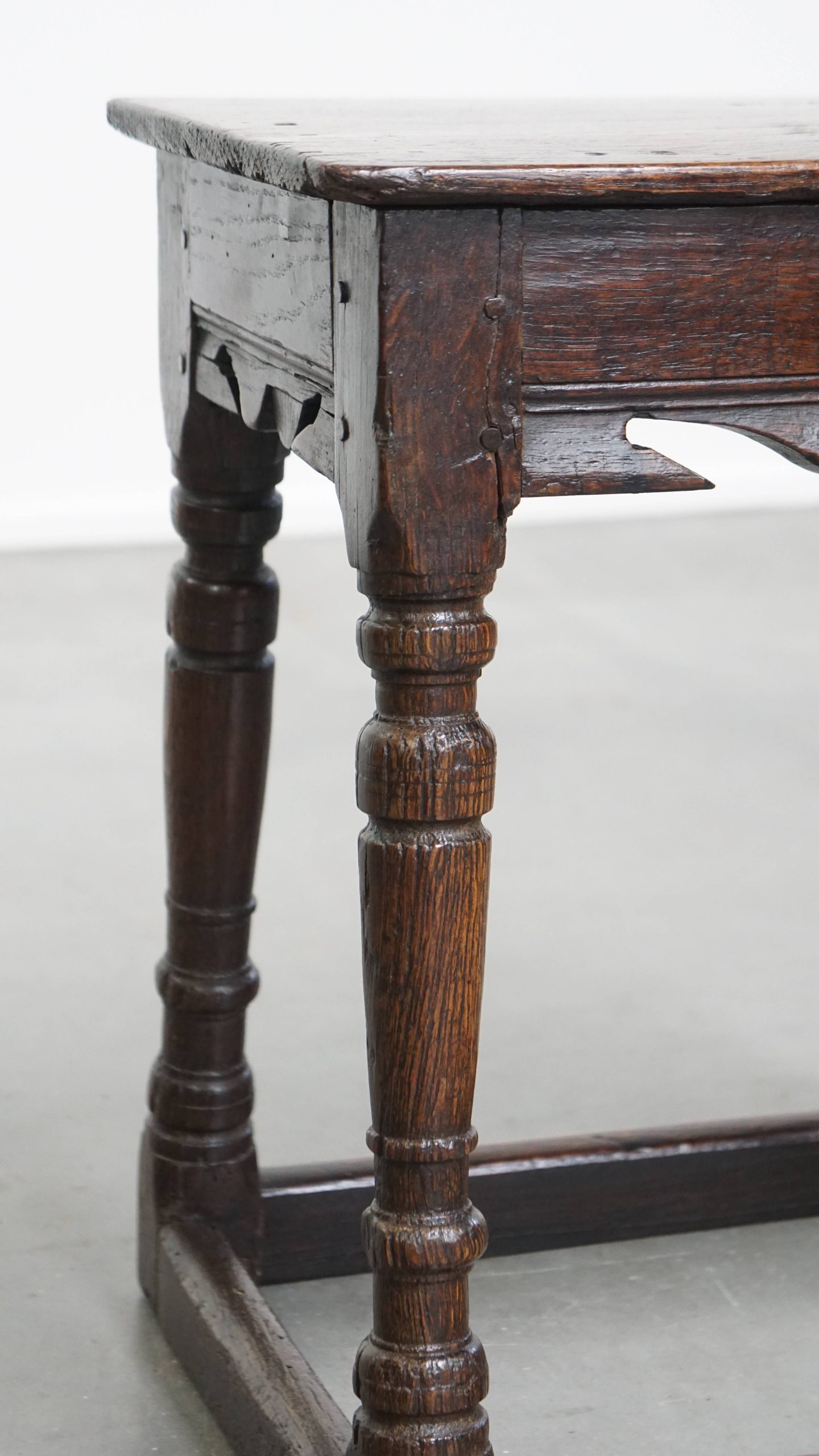 Charmante En Veelzijdige Gesigneerde Antieke Engelse Eikenhouten Joint Stool/ Kruk/ Bijzettafel image 10