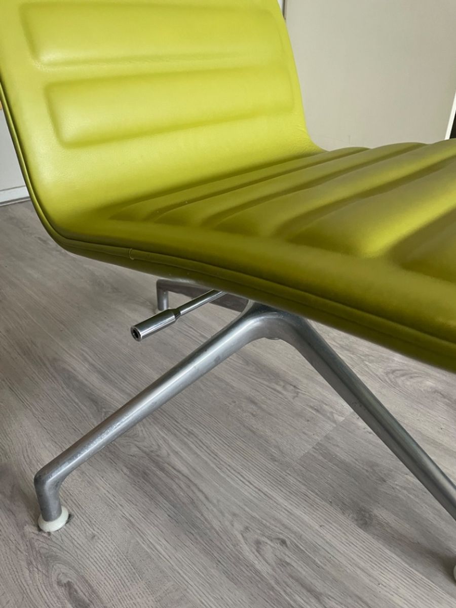 Capellini Lotus Attesa High Back Leather Swivel Relax Chair image 15