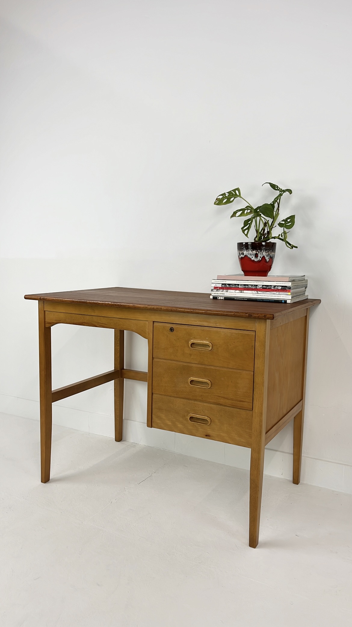 Scandinavisch Vintage Teak Fineren Bureau Veme image 5