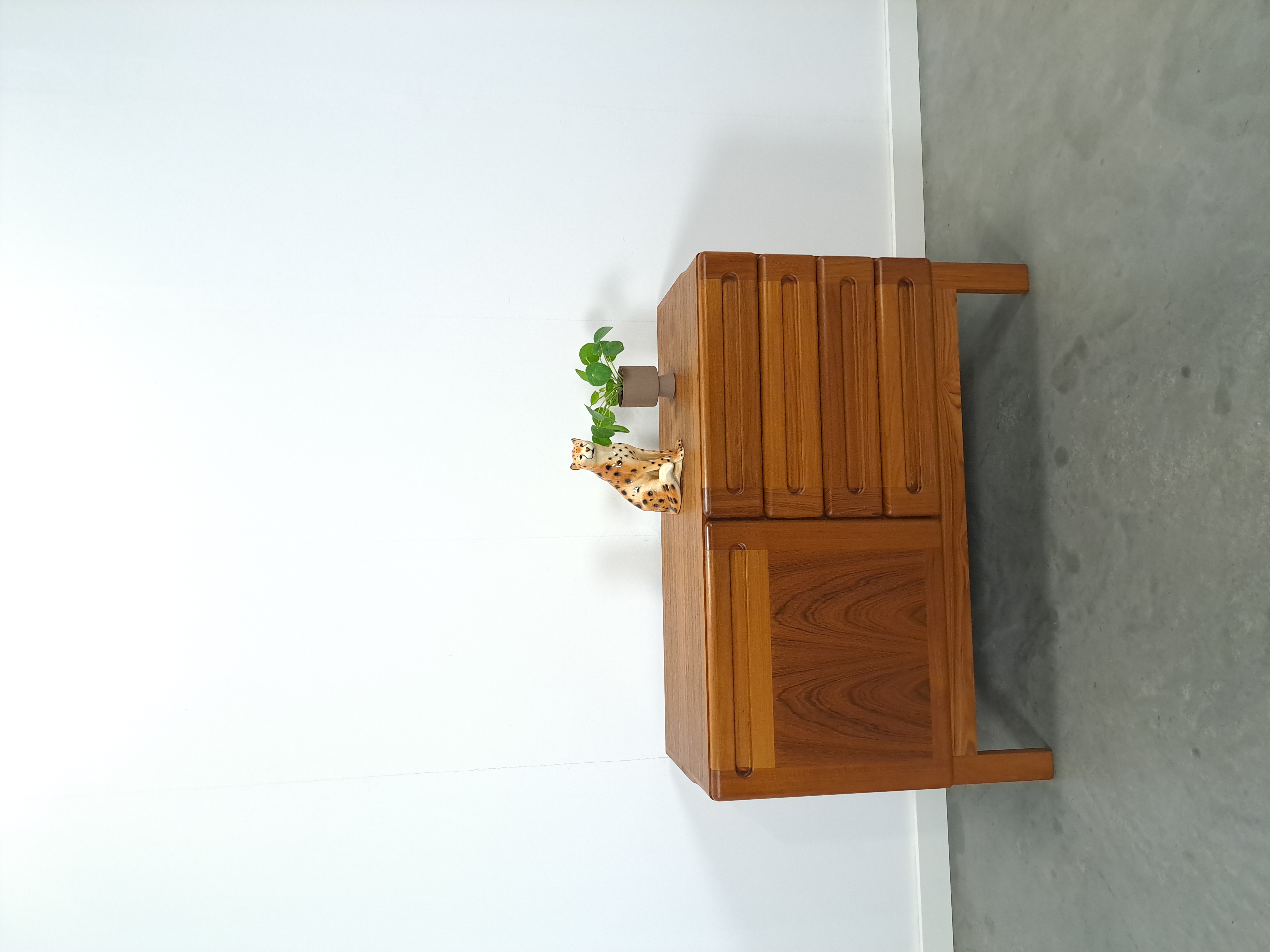 Deens Design Teak Dressoir dyrlund image 3