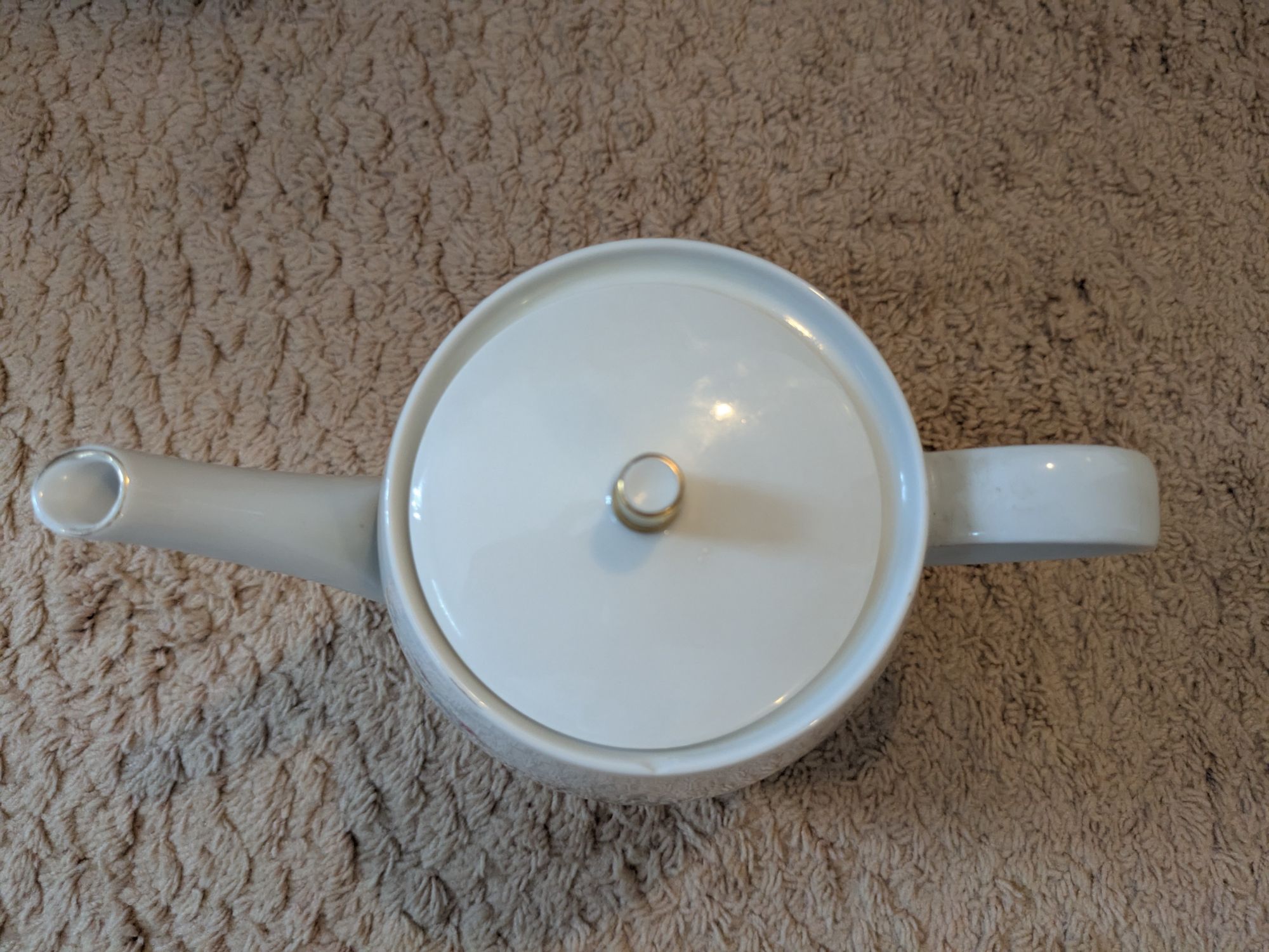 Thee Of Koffiepot, Melk En Suiker En Vijf Ontbijtbordjes image 13