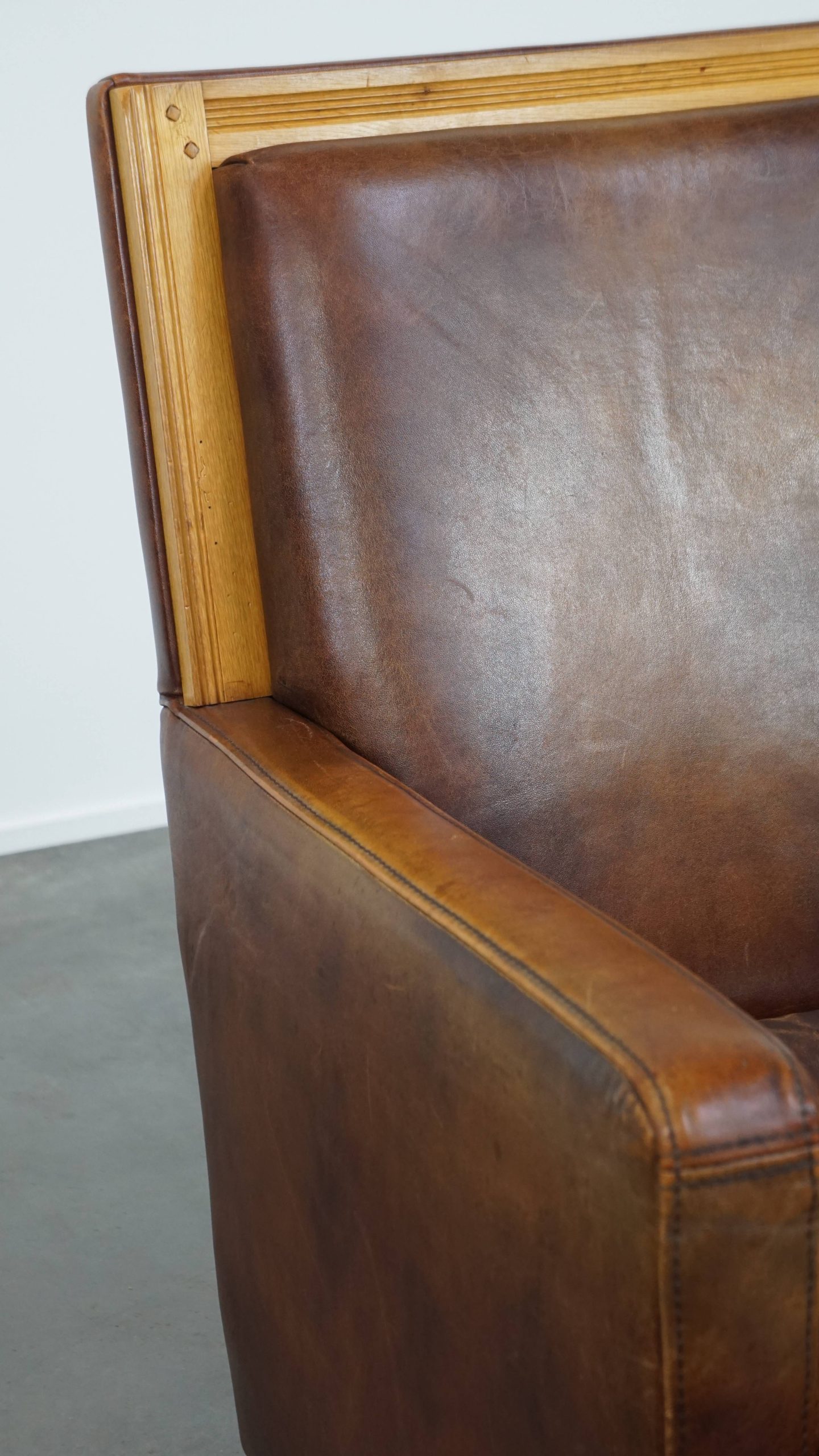 Comfortabele Schapenleren Art Deco Design Fauteuil Met Een Luxe Uitstraling image 8