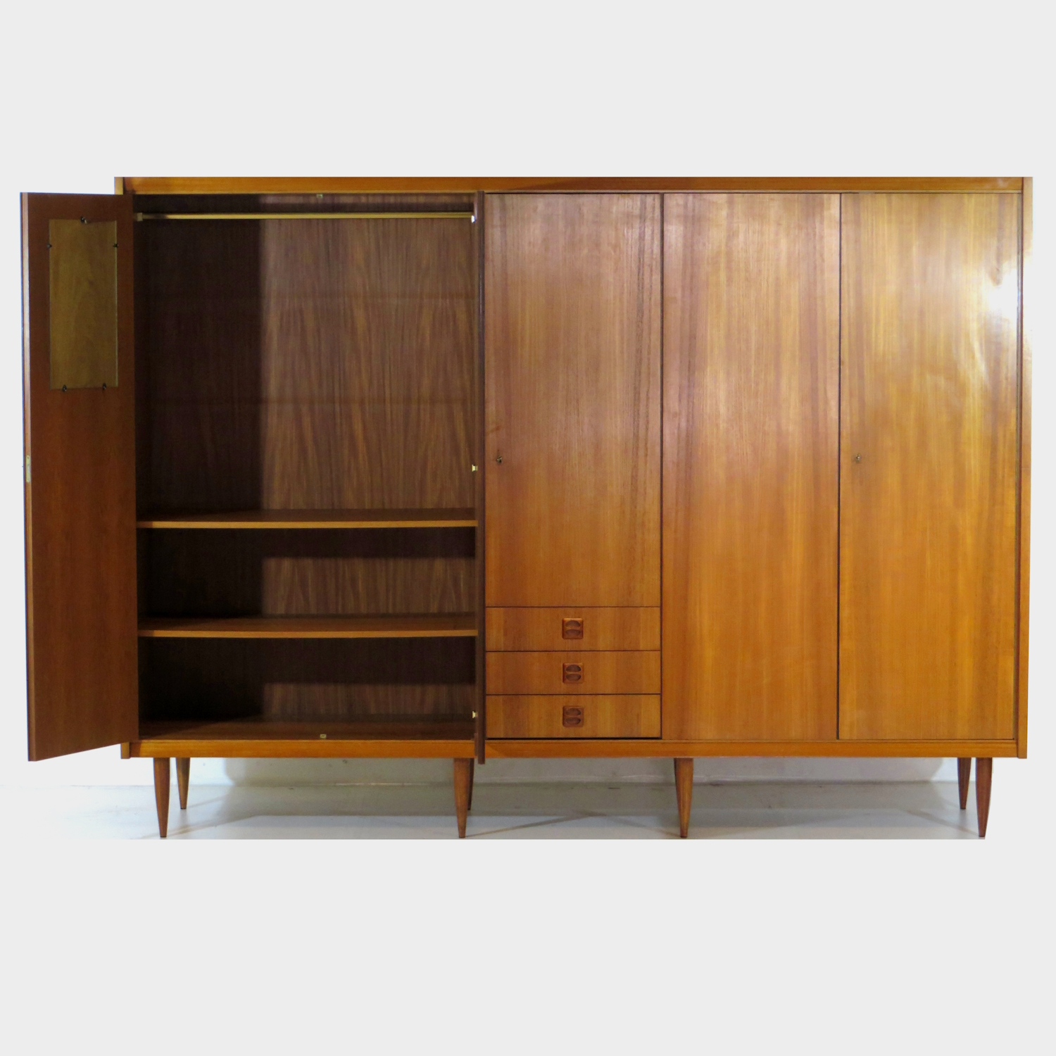 Grote 5-deurs Vintage Design Kledingkast In Teak, Jaren 60 image 3