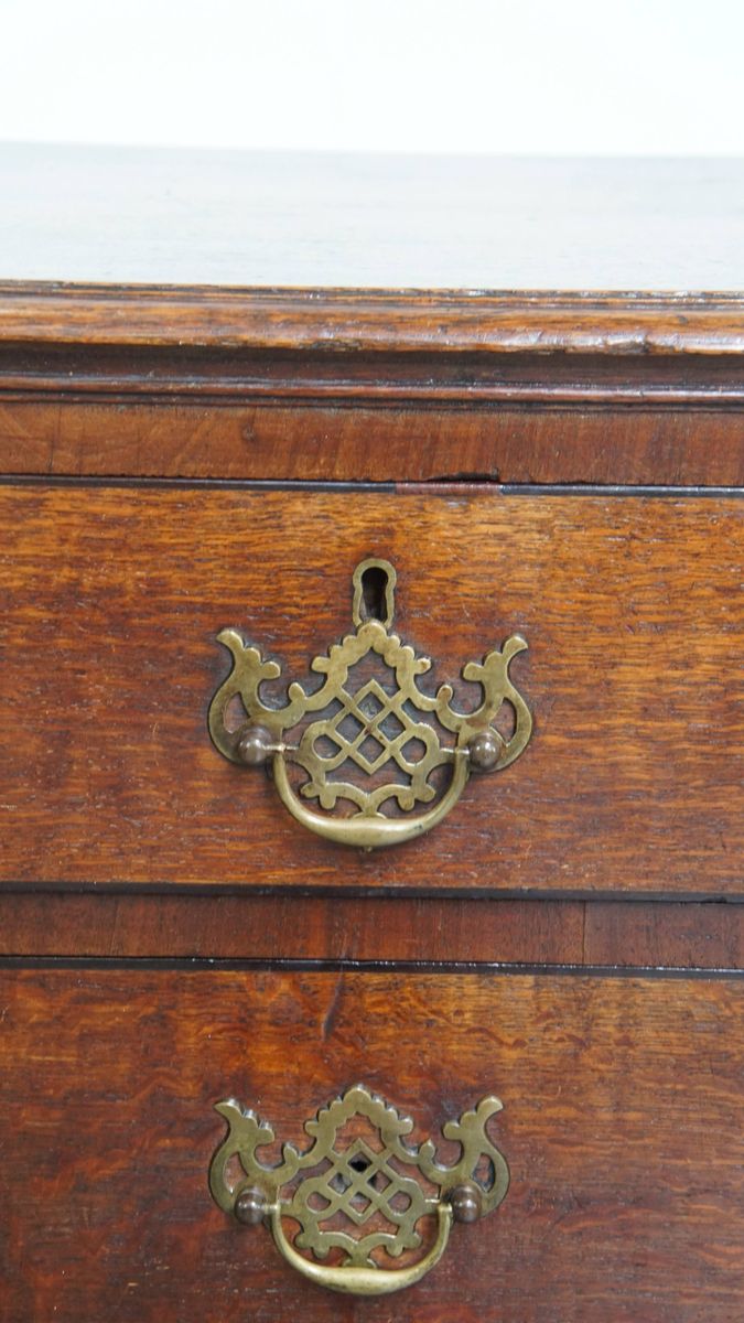 Niet Veel Voorkomende Klassieke Lage Antieke Engelse Ladekast/ Chest On Chest Uit De 18e Eeuw image 7