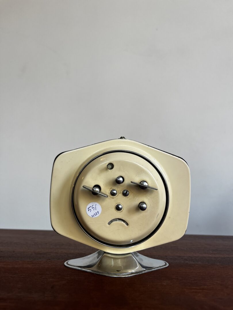 Space Age O’ Clock image 6