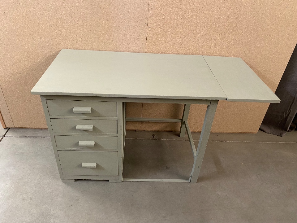 Vintage Kinderbureau / Bureau image 9