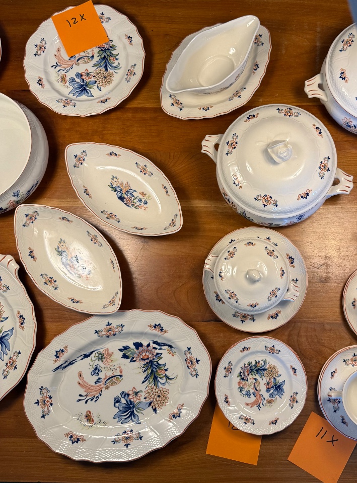 80 Delig!!: “boch – La Louvière – Rhodes – Dishwasher Proof” Servies image 5