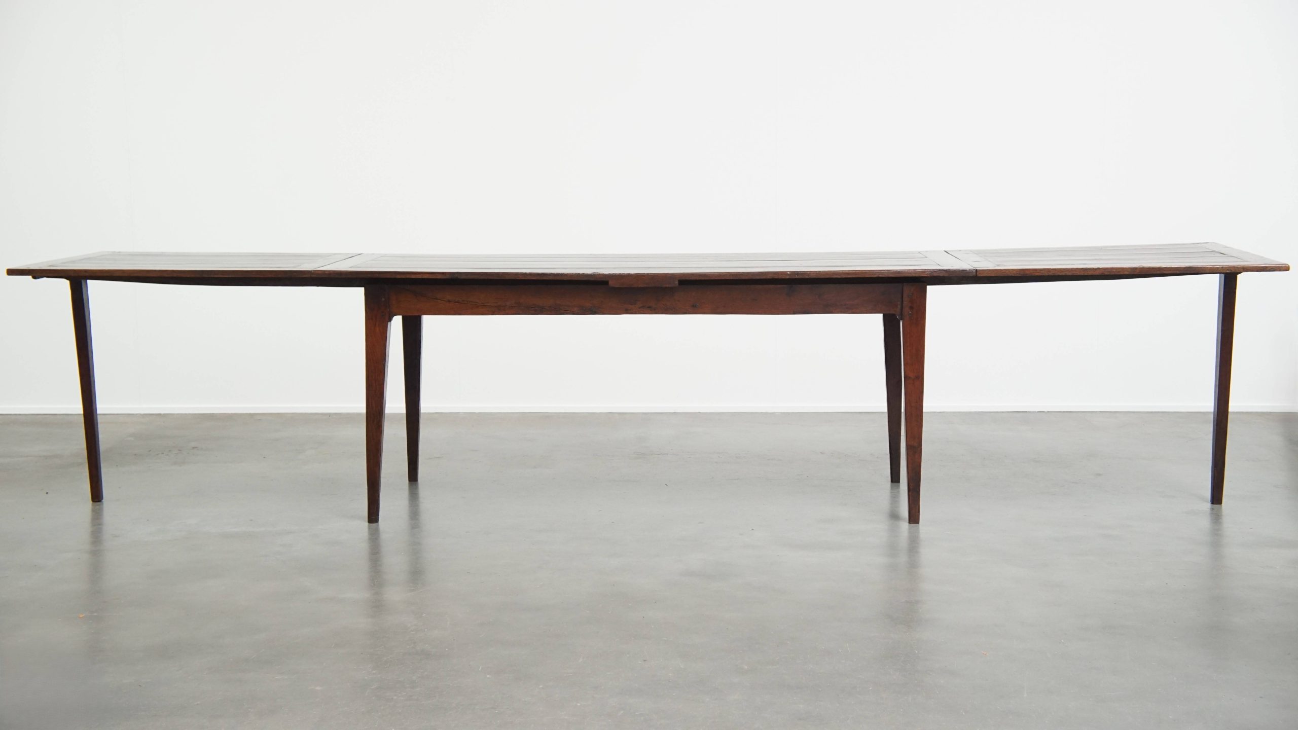 Antieke Franse Eikenhouten Uitschuifbare Xxl Eettafel Uit Eind 18e/ Begin 19e Eeuw image 4