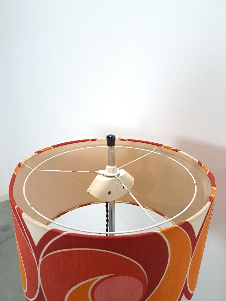 Jaren 70 Vloerlamp Met Gekleurde Kap En Fineer Voet image 5
