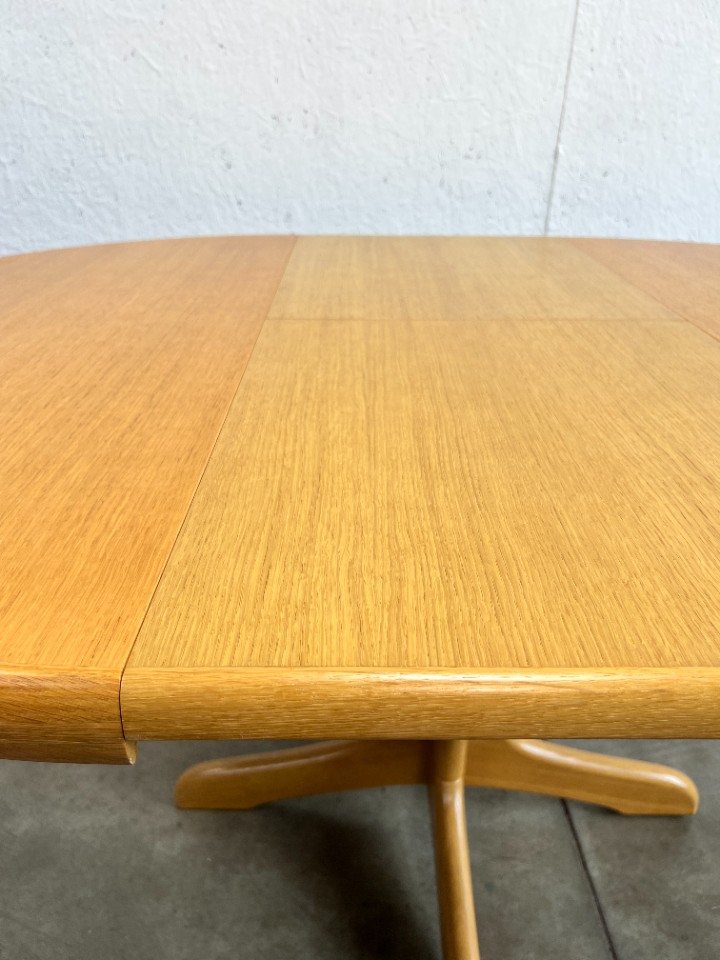 Vintage Ronde Uitschuifbare Eettafel, Licht Eiken. image 10