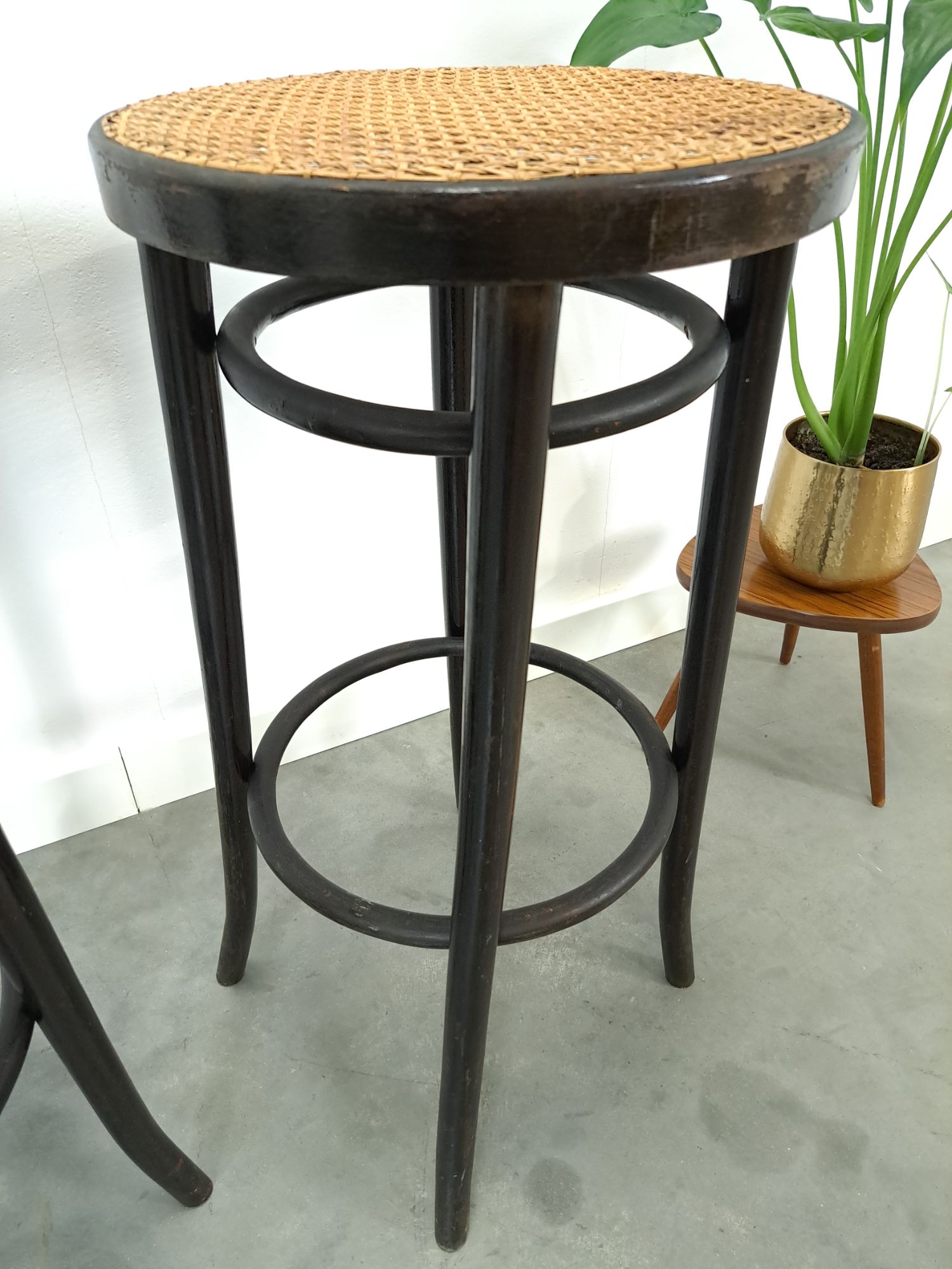 Set Jaren 50 Houten Barkrukken Met Webbing Uit Frankrijk image 13