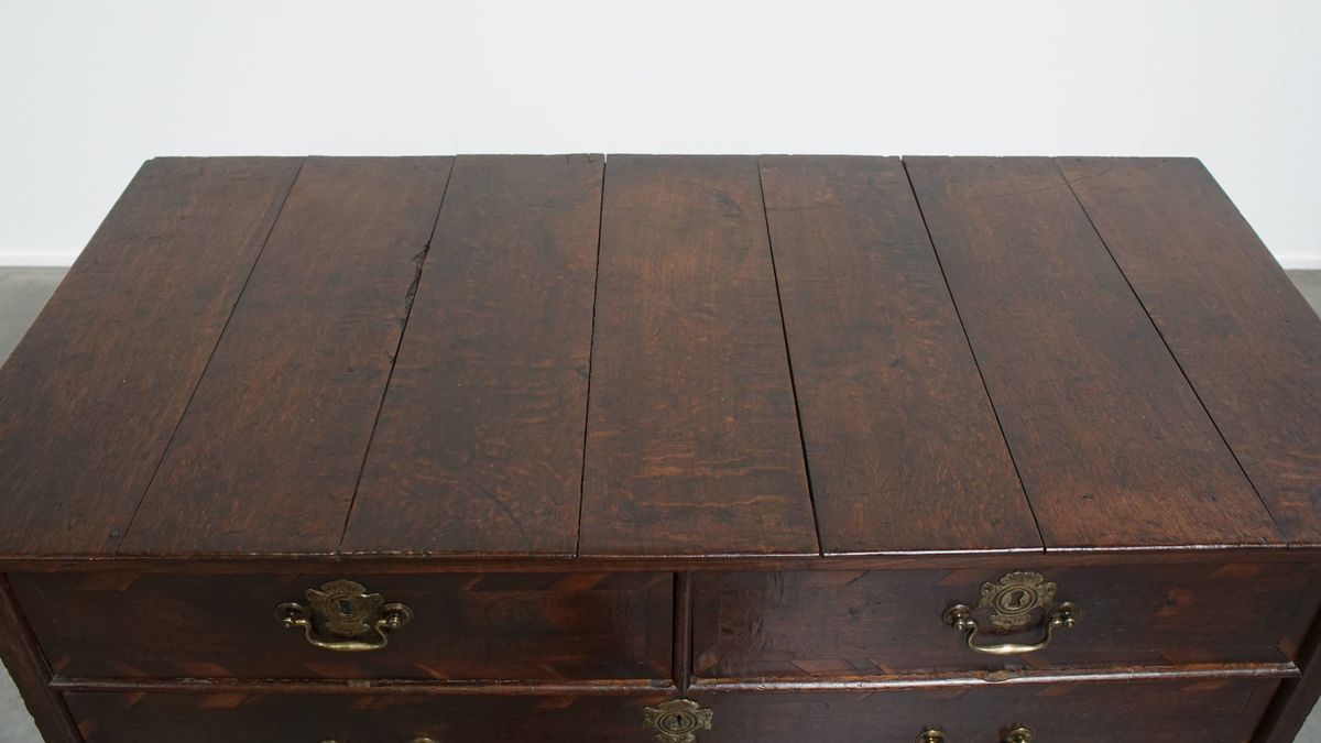 Engelse Antieke En Elegante Vroege Georgian Eikenhouten Ladekast Met Uniek Inlegwerk image 6