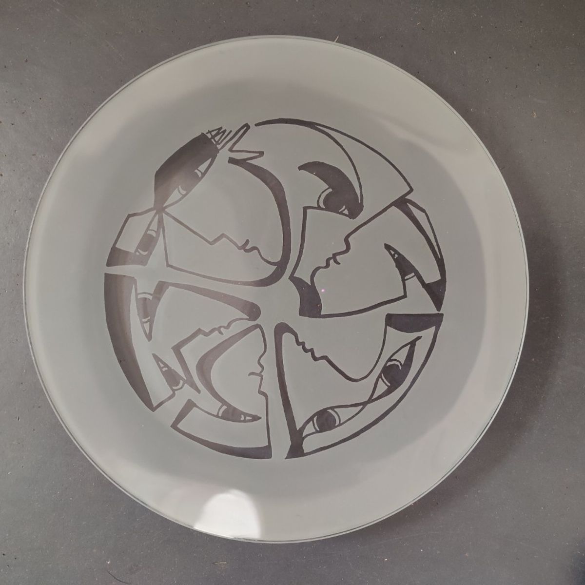 Glazen Schaal Met Geëtst Patroon Van Maskers Ca 1990 - 2000 image 17