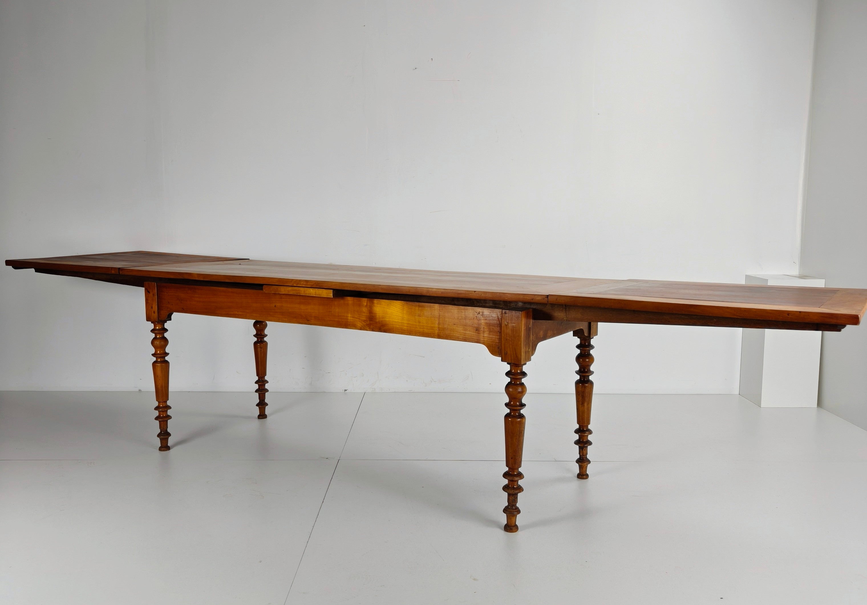 Elegant 20th Century French Cherrywood Extending Dining Table image 3