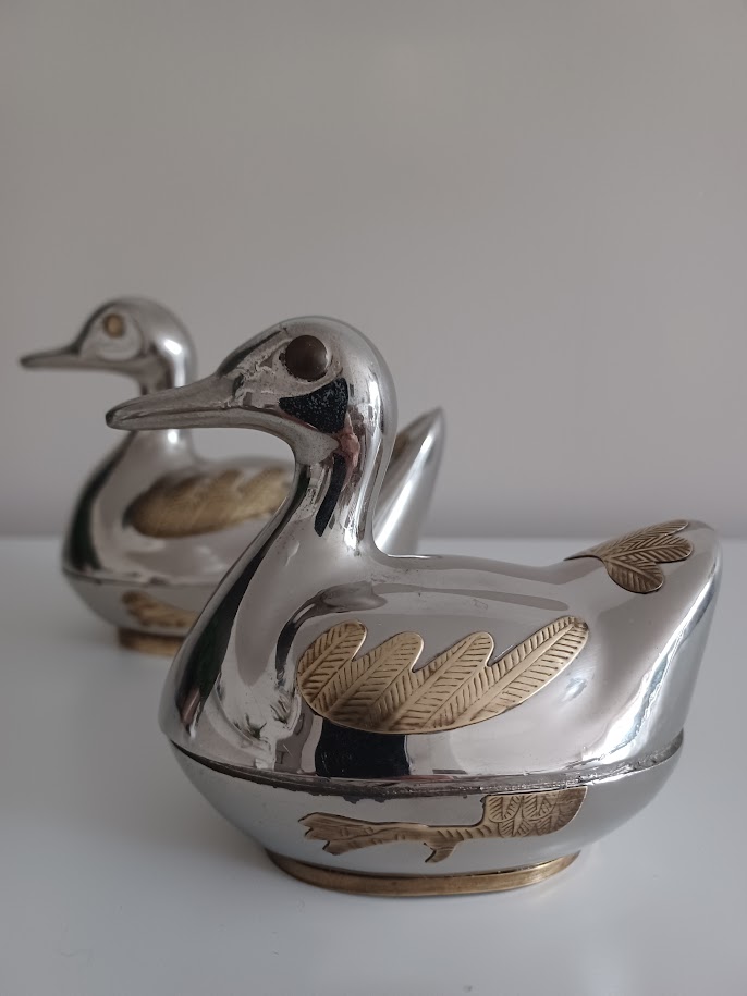 Vintage Koppel Tinnen Eendjes Met Koper. Opbergdoosjes. image 4