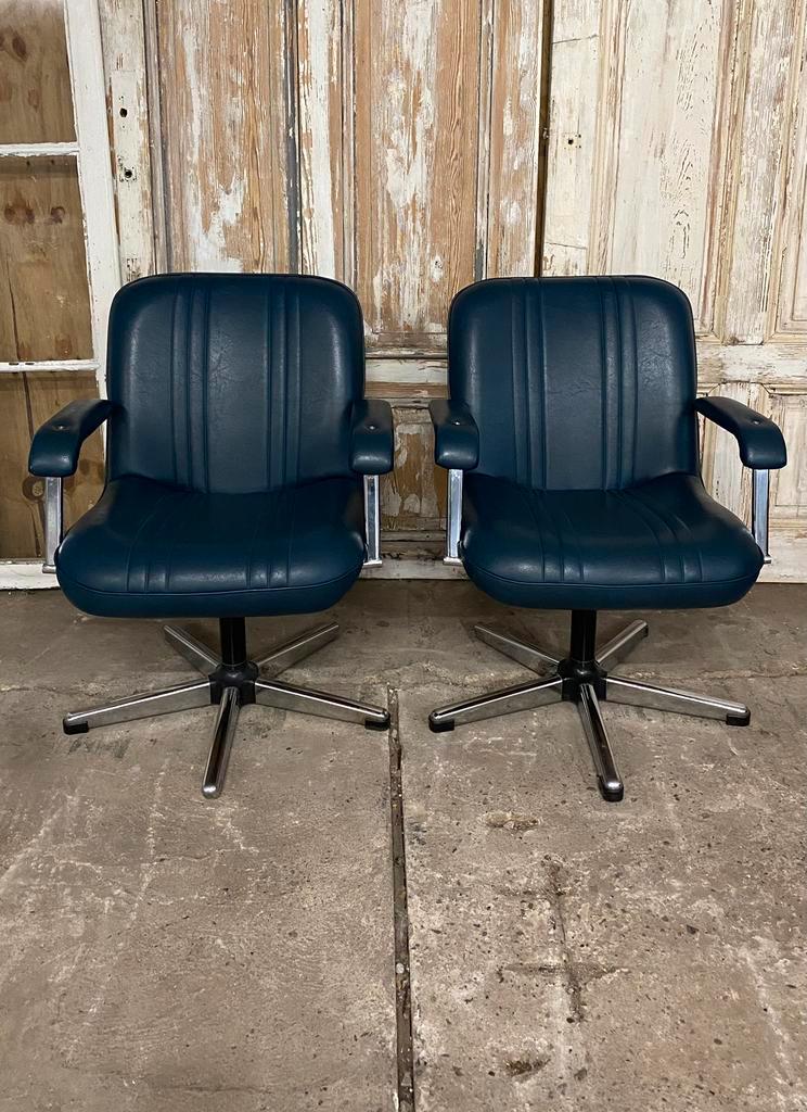 Set Vintage Fauteuils. Petrolblauw Kunstleder En Chroom. image 6