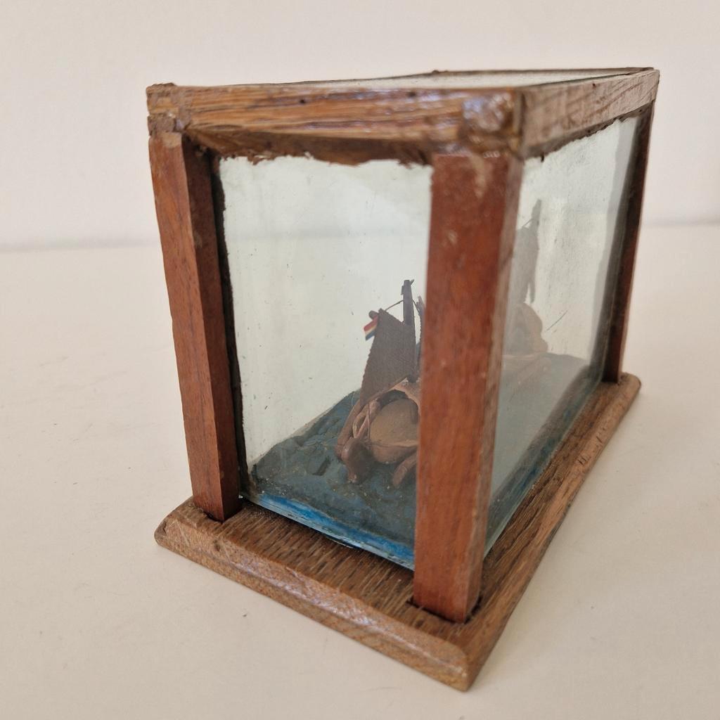 Antieke Vitrine Volkskunst Art Walnoot Bootje Vitrinekast image 7