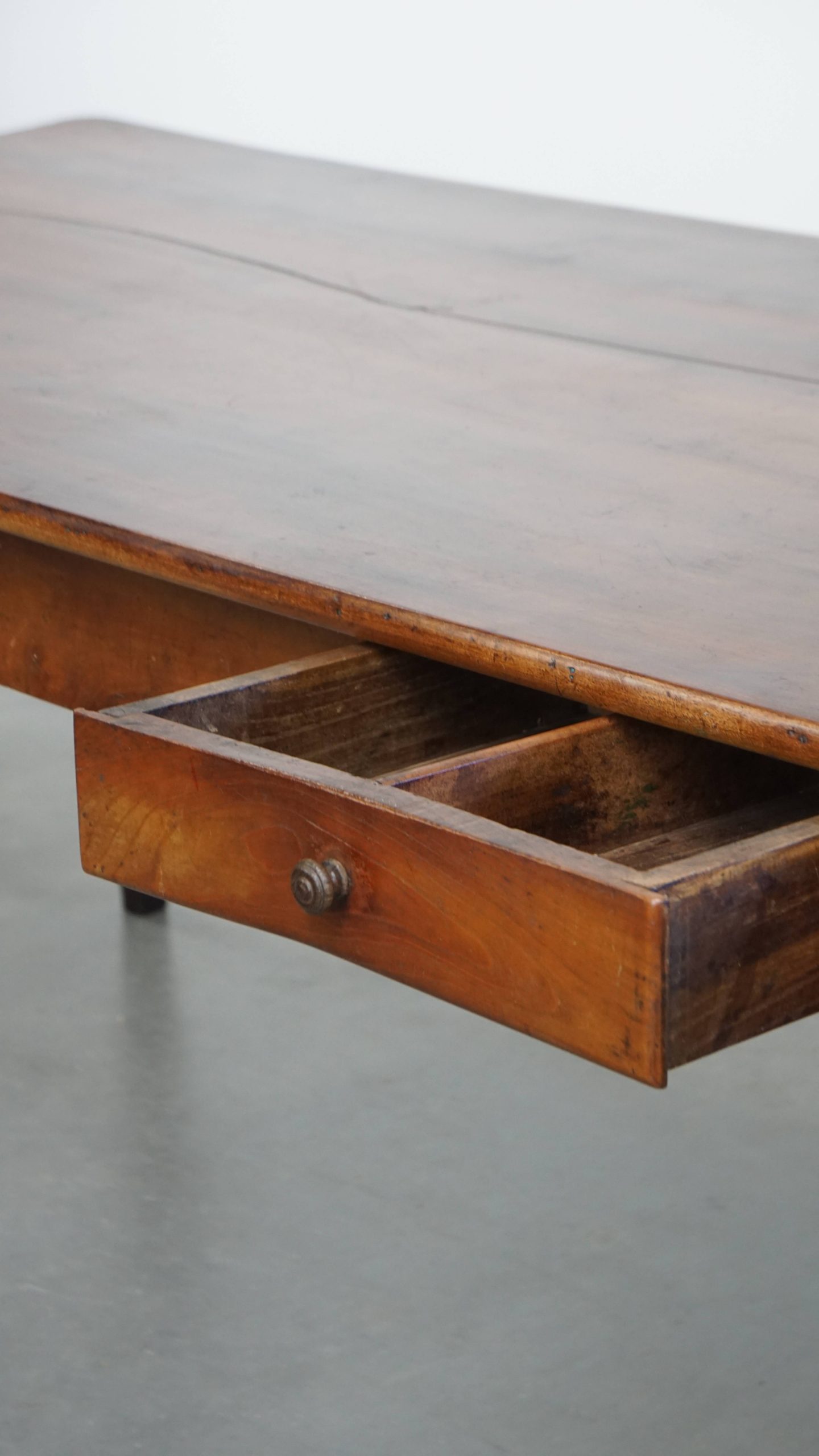Antieke Franse Eettafel Gemaakt Van Kersenhout In Een Warme Kleur image 14