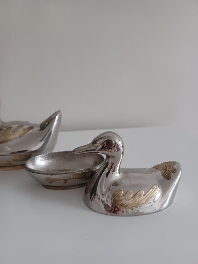 Vintage Koppel Tinnen Eendjes Met Koper. Opbergdoosjes. image 6