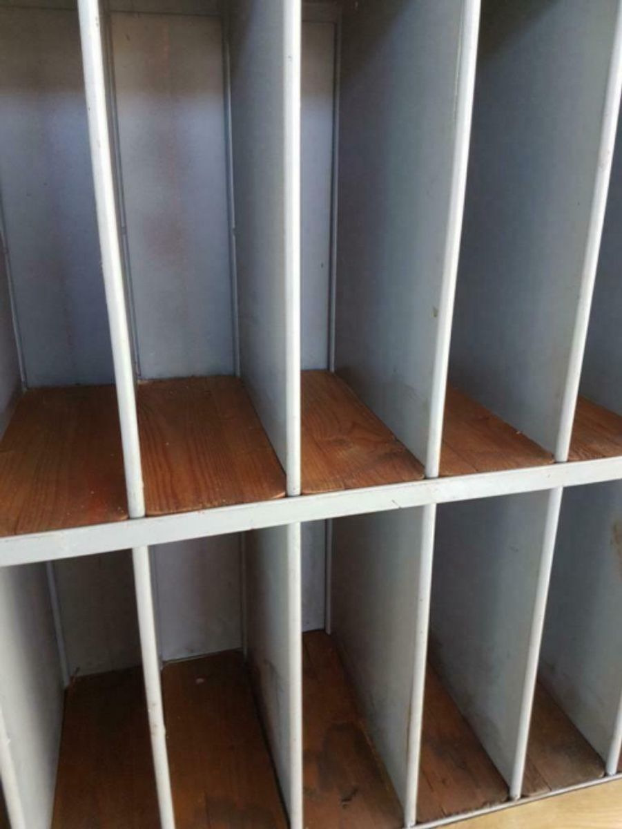 Industriele Ladekast, Dressoir , Postkast In 2 Delen image 5