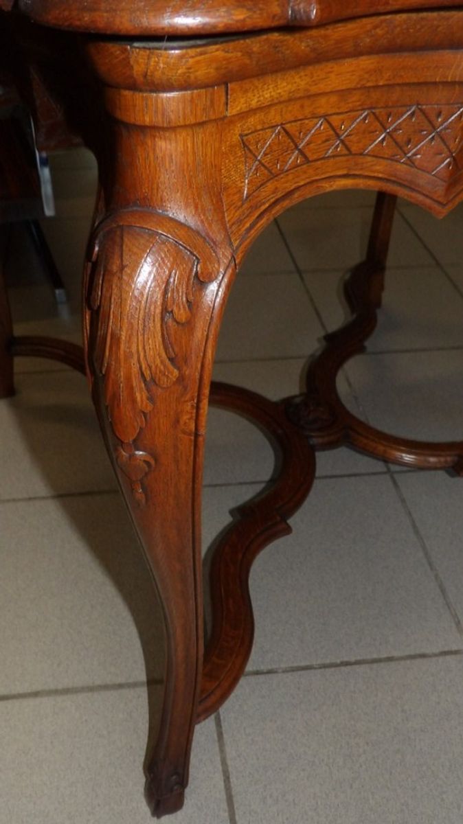 Grote Luikse Bijzettafel. image 7