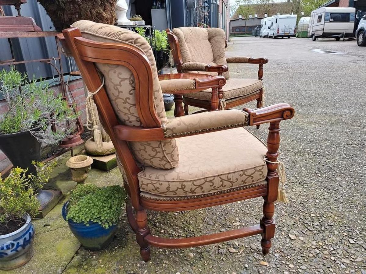Klassieke Fauteuils Met Rond Bijzettafeltjes, Slaapkamer, Le image 4