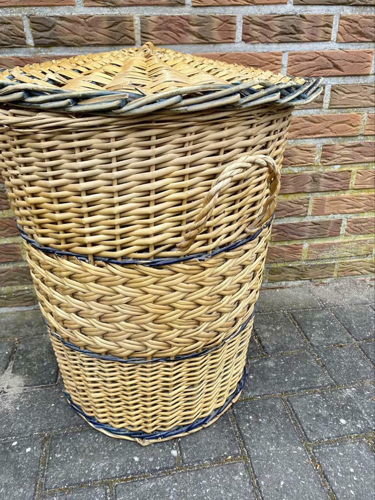 Bekijk Vintage Rotan / Rieten Wasmand op Reliving 🤩