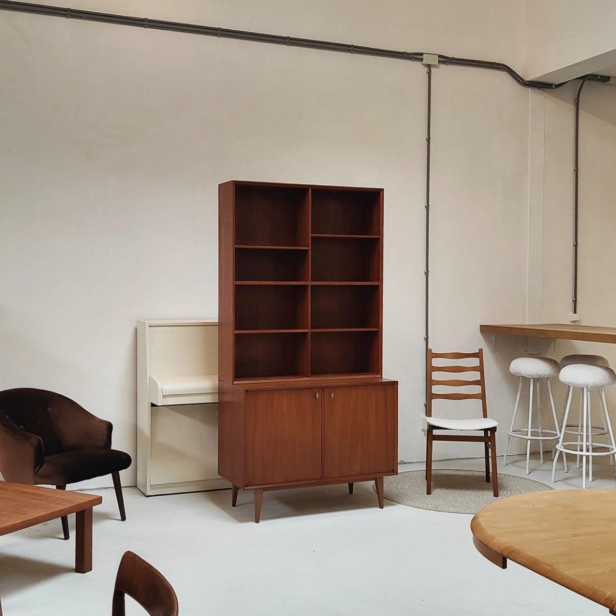 Mid Century Highboard image 9