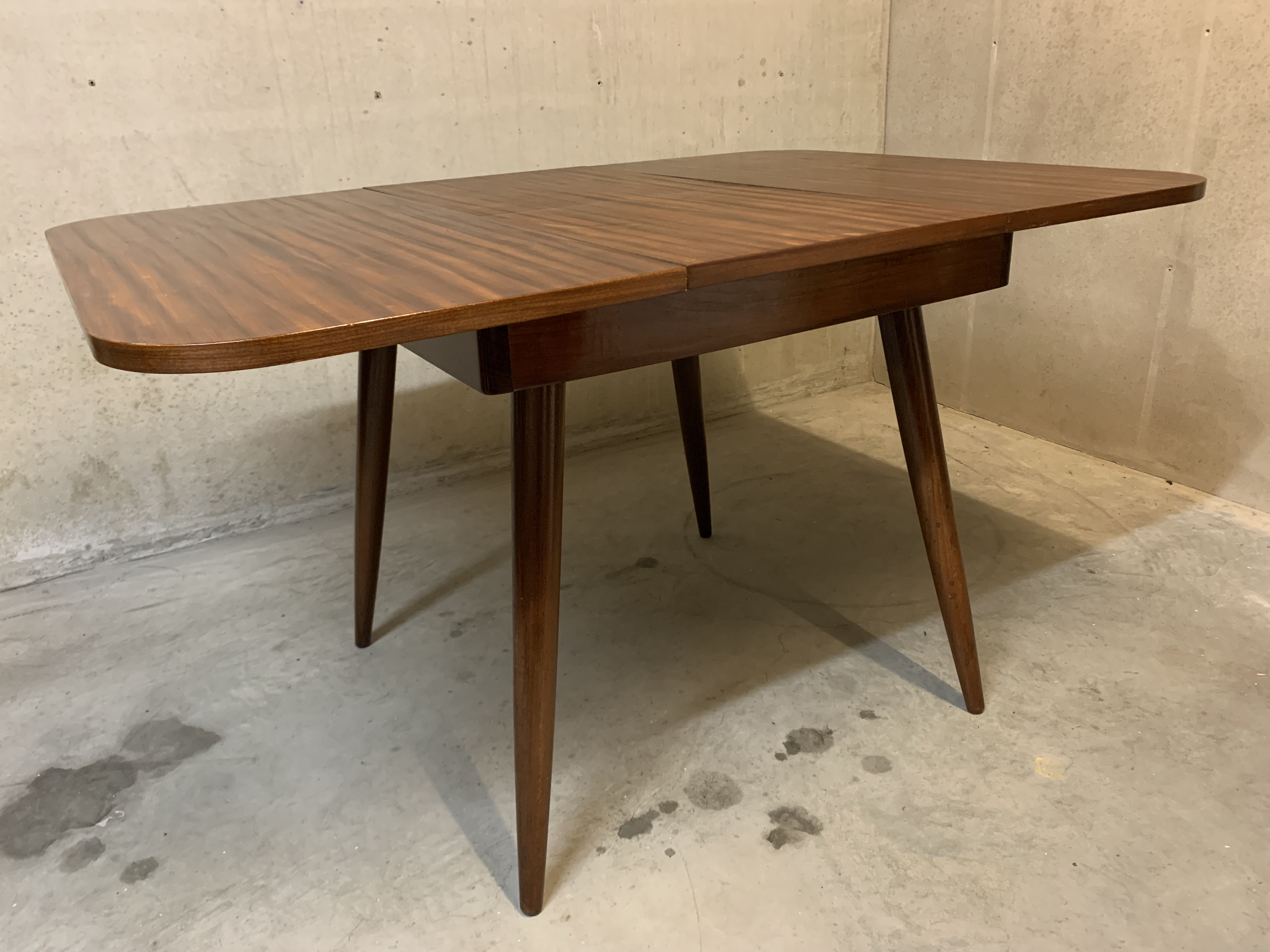 Louis Van Teeffelen Uittrekbare Eettafel Voor Webe image 4