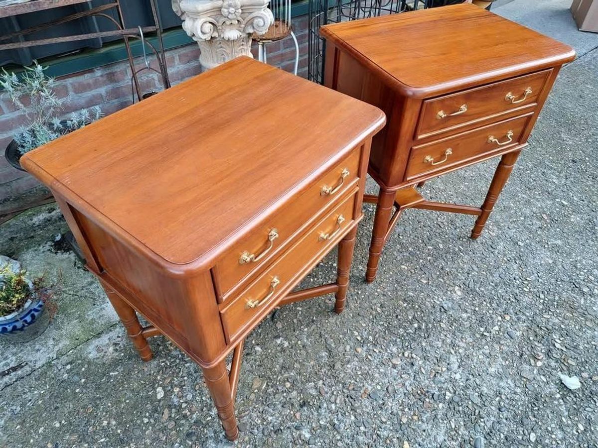 Klassiek Mahoniehouten Nachtkastjes, Bijzettafeltjes, Ladeka image 4