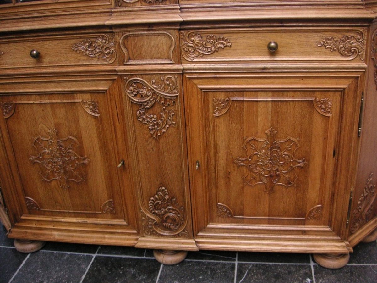 Massief Eiken Vitrinekast In Luikse Stijl; Handgemaakt In België. image 7
