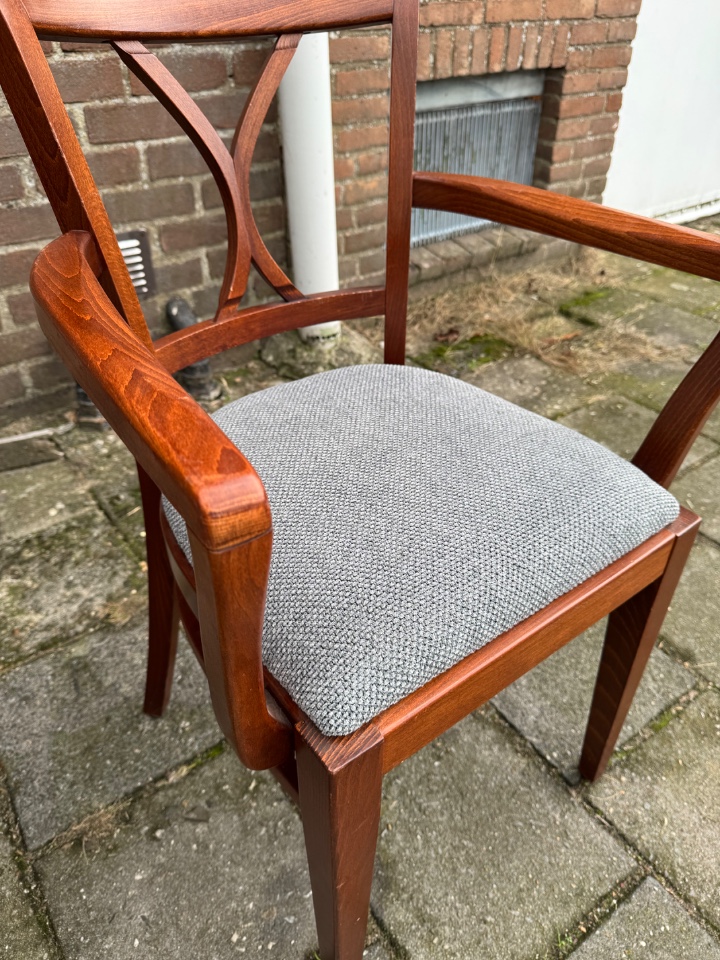 Stijlvolle, Gerenoveerde Houten Stoelen – Tijdloos Design Met Modern Comfort image 6
