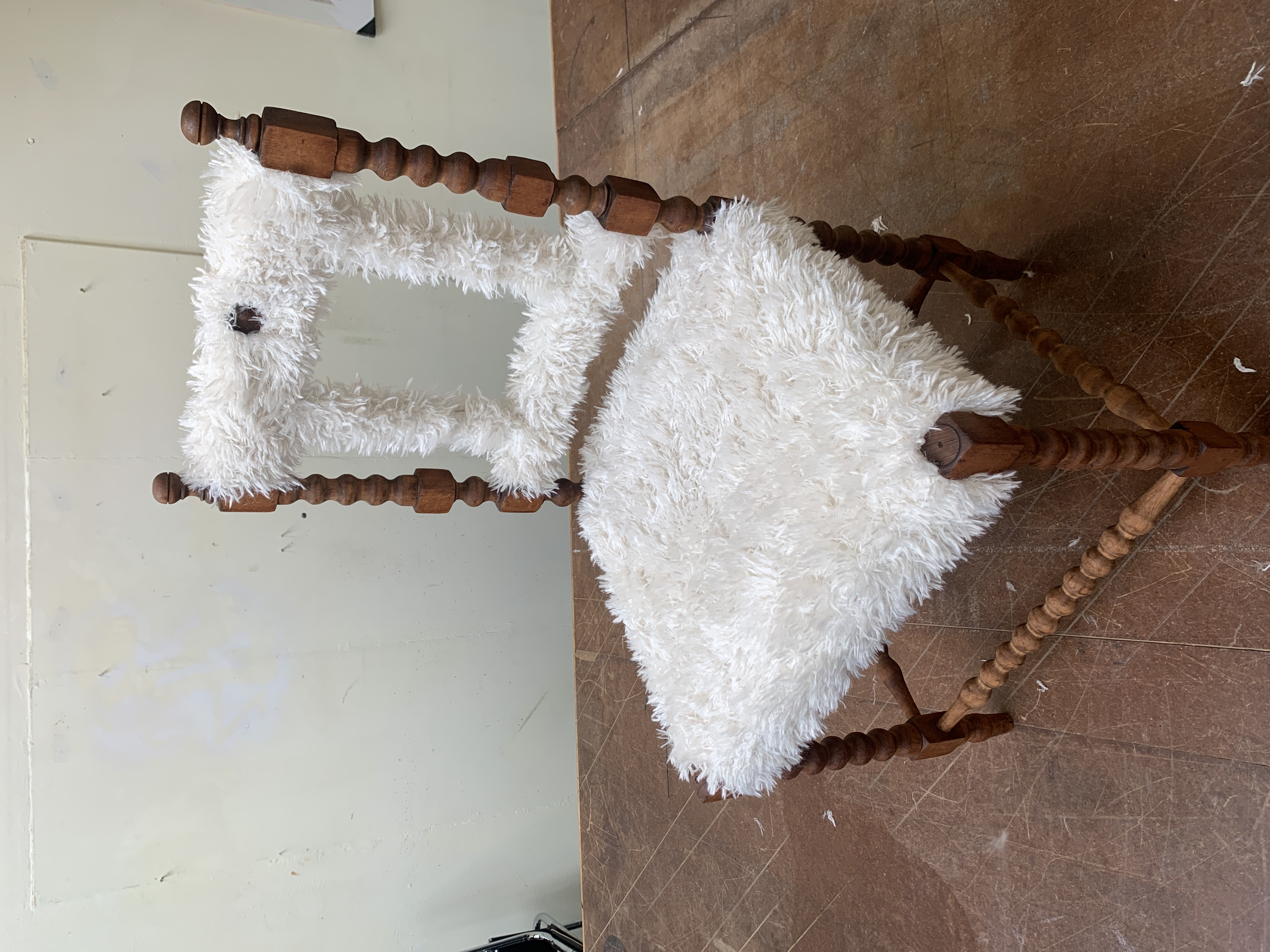 Antieke Houten Spijlenstoel Vs Speels Designobject image 7