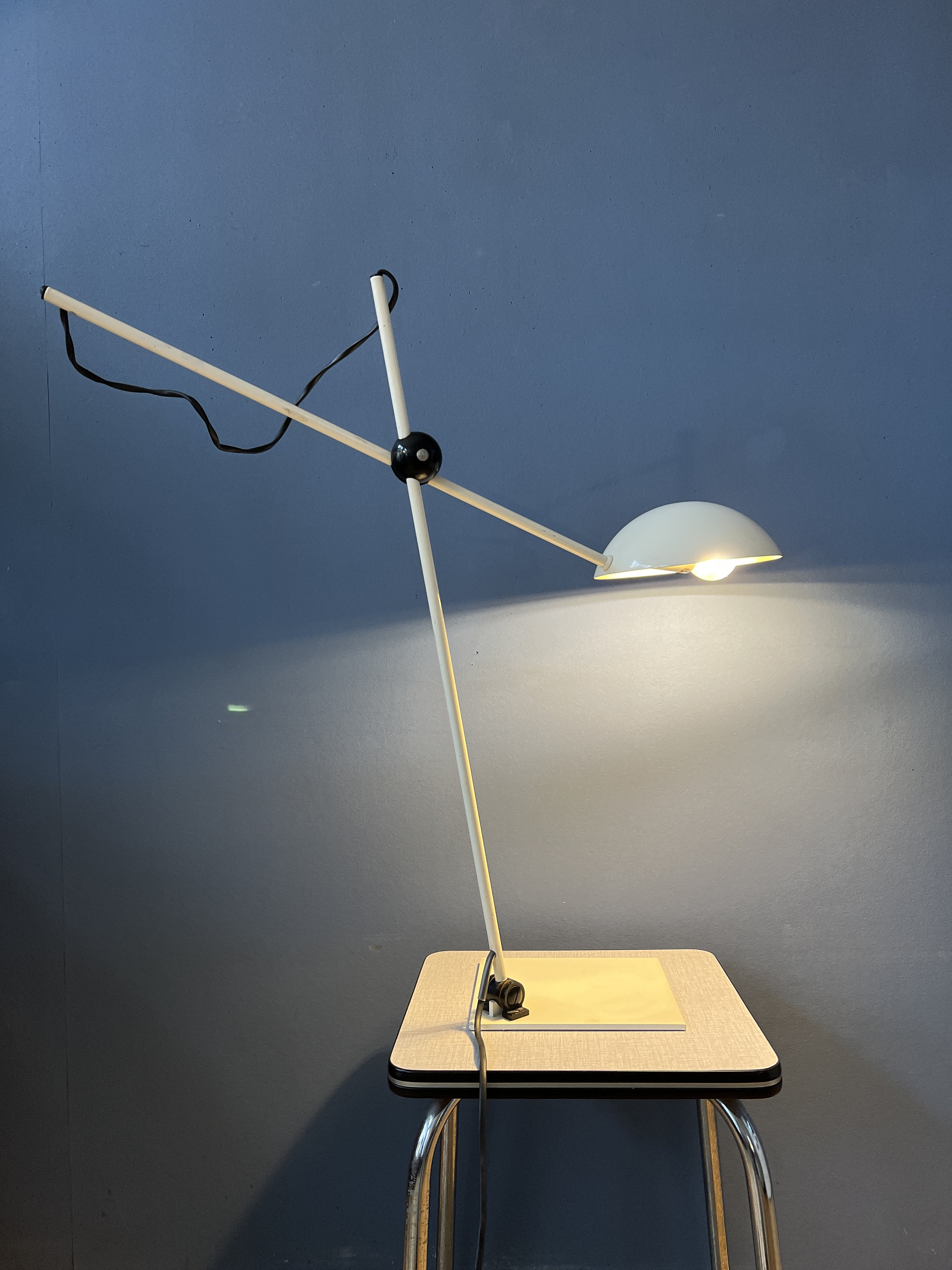 Verstelbare Mid Century Witte Bureaulamp image 3