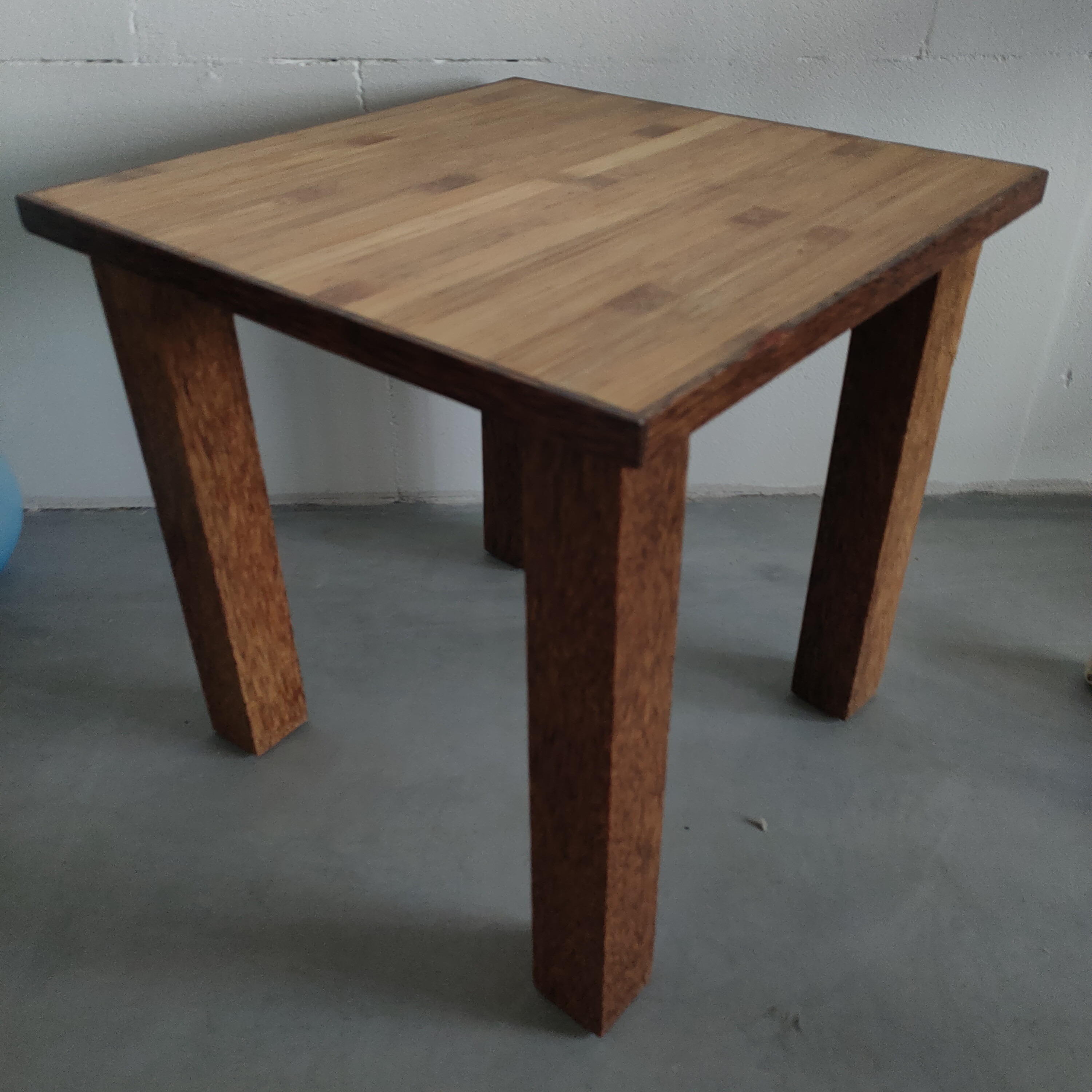 Bijzettafeltje Vierkant Met Donker Houten Afwerking image 3
