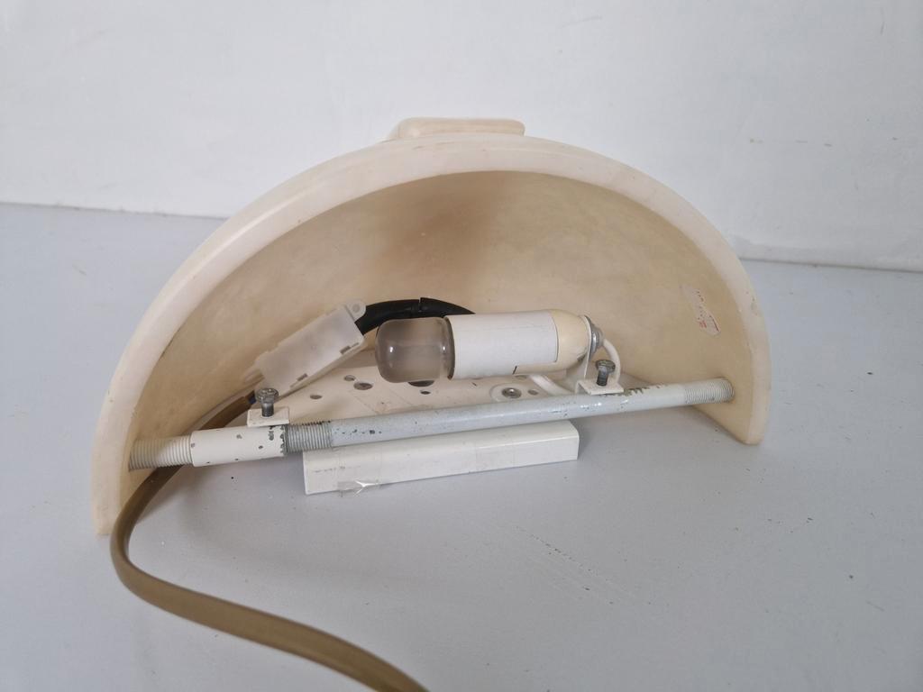 Art Deco Revival Albast Wandlamp. image 12