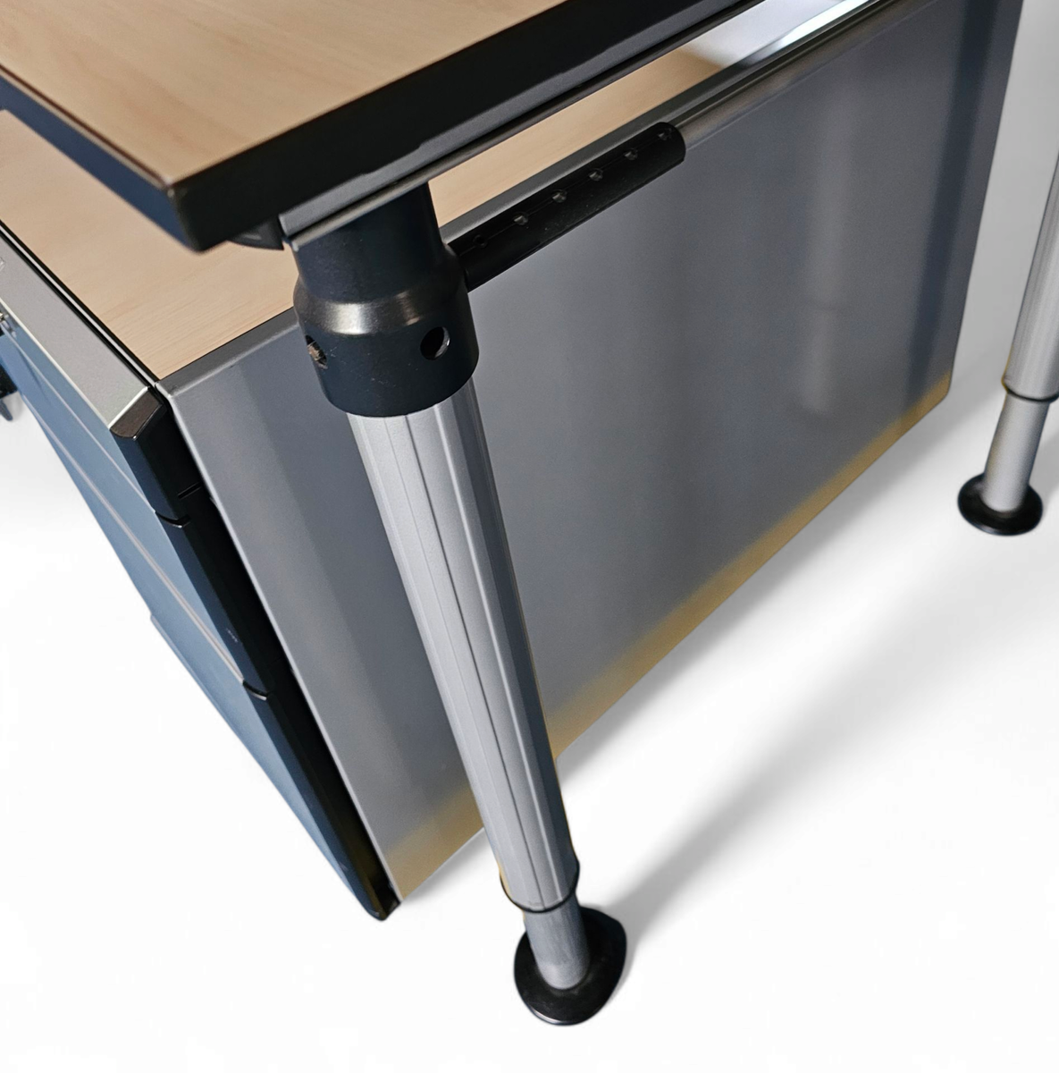 Gispen Next Desk / 1980s / Height Adjustable image 26